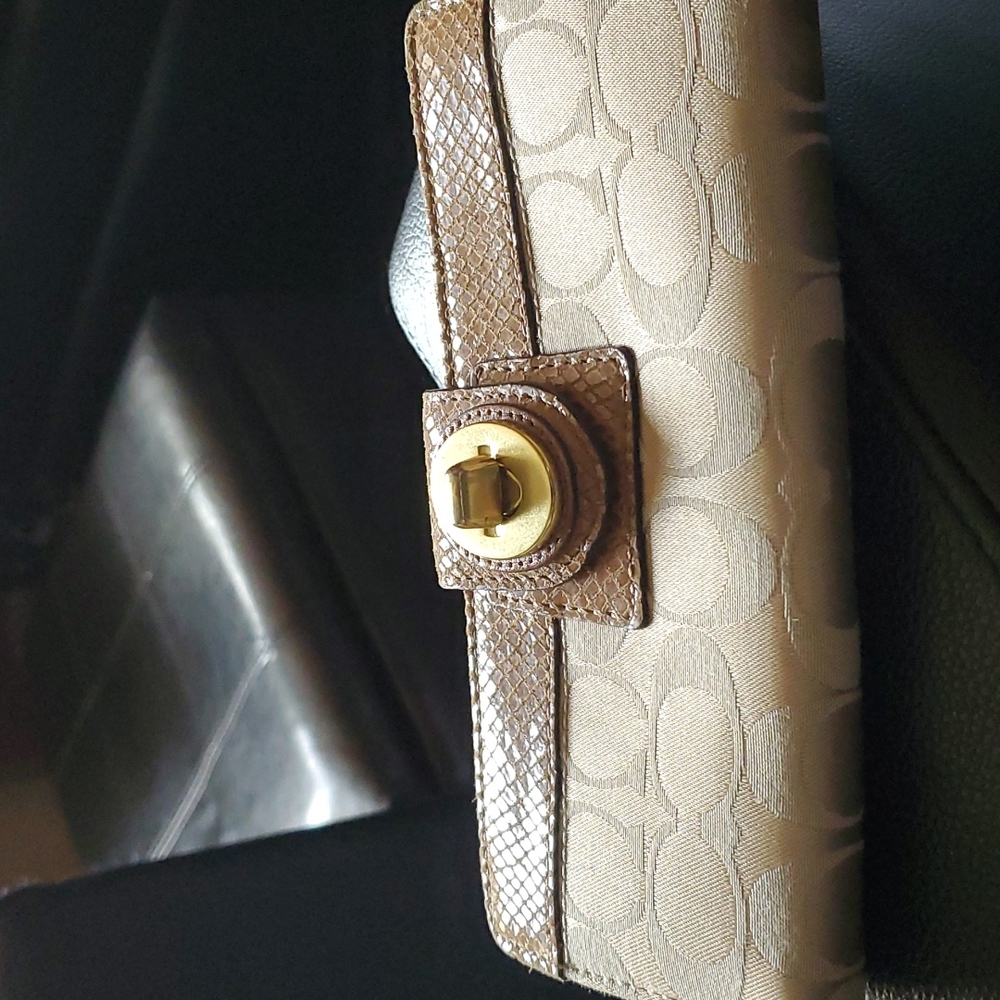 Coach wallet